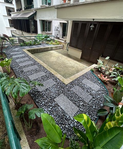 Pebble stepping stone path courtyard — Landscape Build by Tanaman Garden Co.